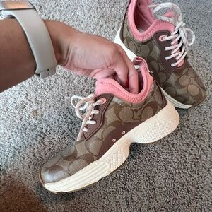 Coach semi new leather sneakers